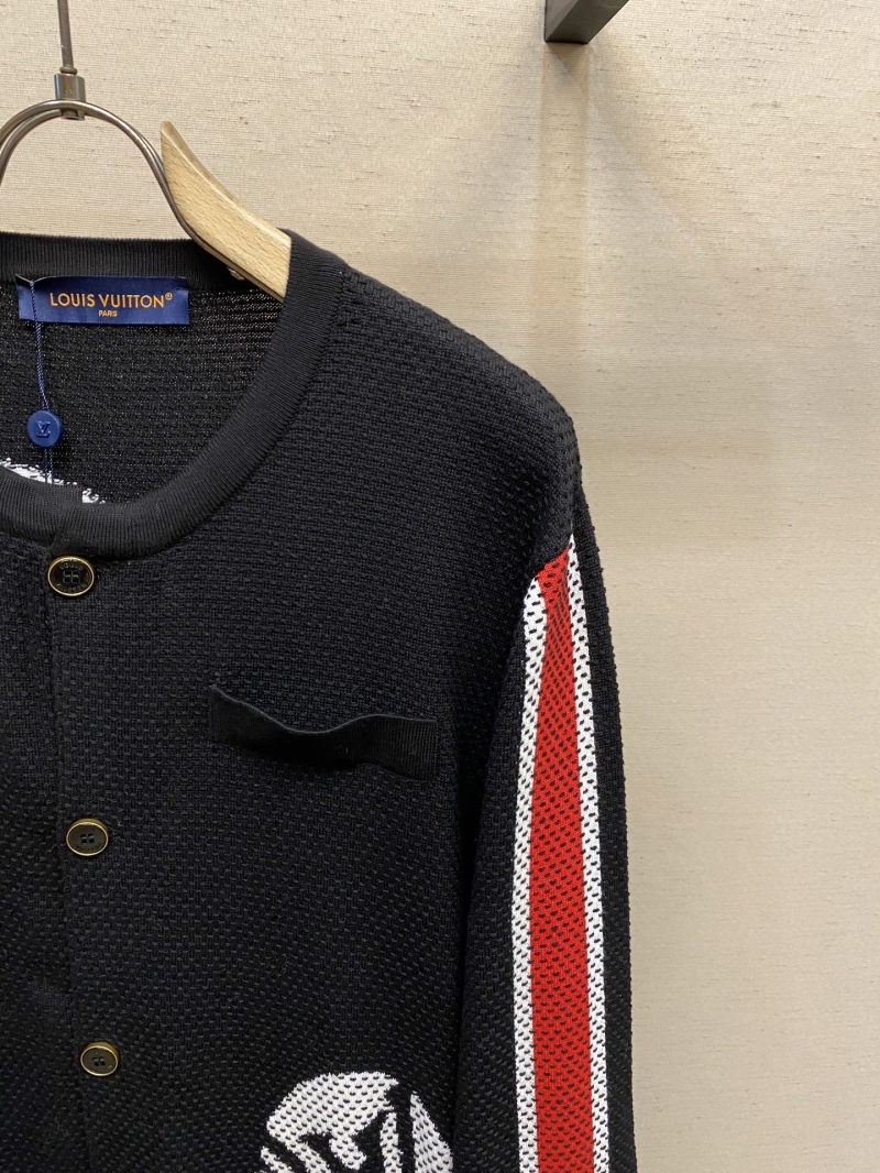 l0vis Vvtt0n sweater